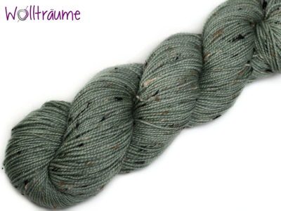 Tweety, Salbei, Merino_Donegal_handgefärbte Wolle von wollträume